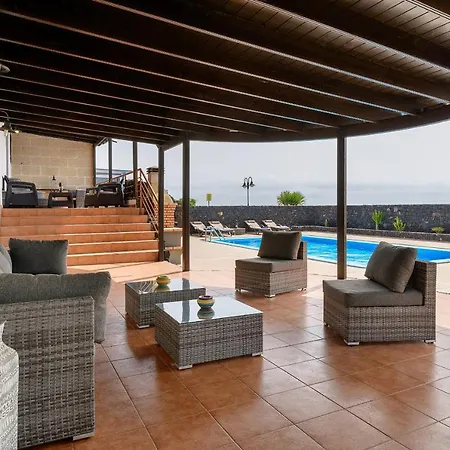 Adelina Punta Mujeres